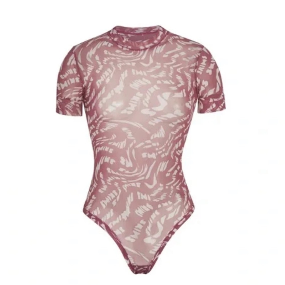 SKIMS Limited Edition Logo Mesh - Raspberry swirl short sleeve bodysuit tee